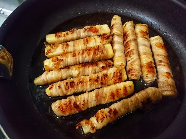 クッキング がっつり系の簡単おかず 長芋と豚バラの肉巻き のレシピ Luchta