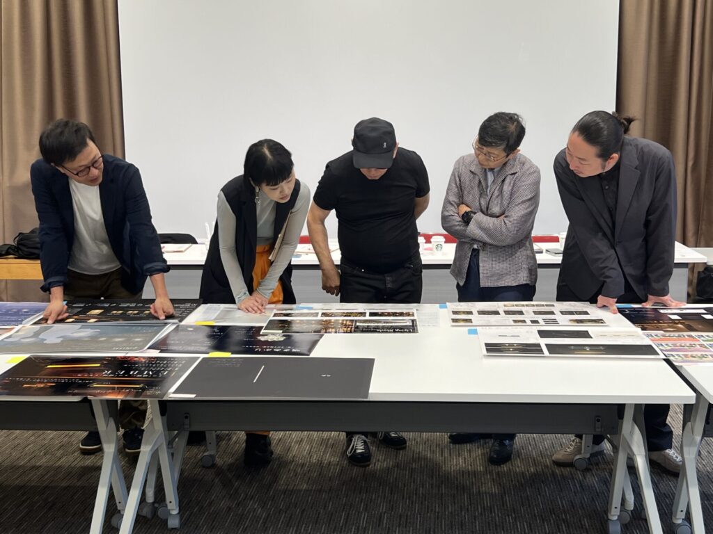 建築家会館1階大ホールで行われた一次審査会の様子